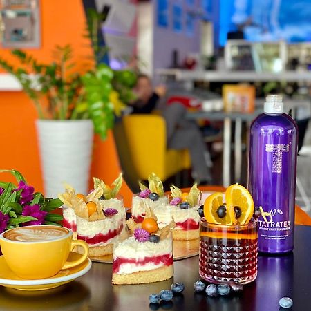 ホテル Aerocafe パルティザンスケ エクステリア 写真