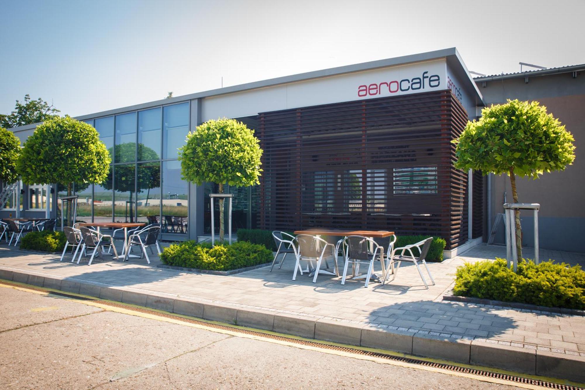 ホテル Aerocafe パルティザンスケ エクステリア 写真